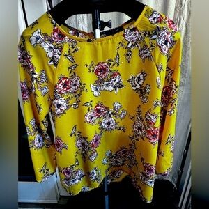 Papermoon dressy floral yellow blouse size Medium